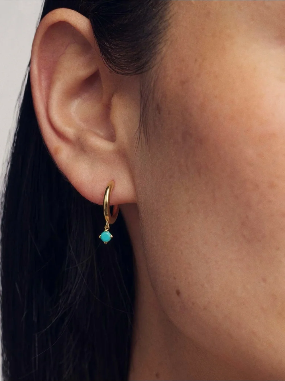 Kendra Scott Maisie 18k Gold Vermeil Huggie Earrings in Turquoise / December NWT